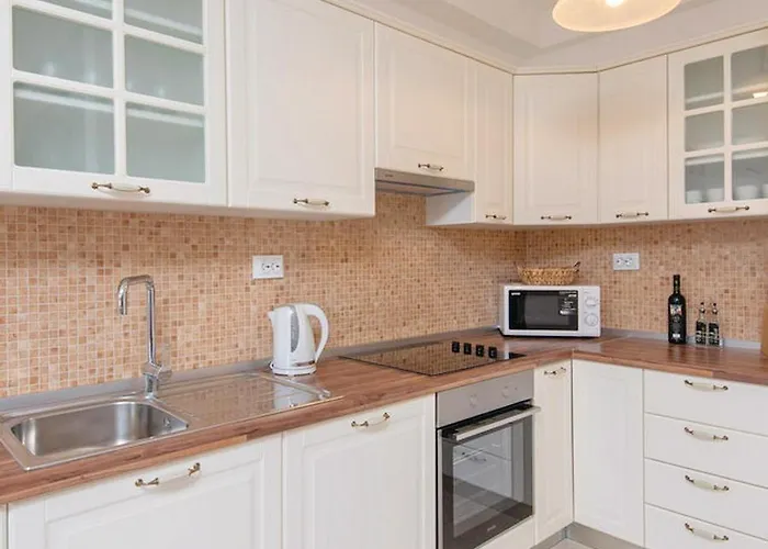 بيت للعطل Holiday Home Loviste