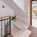 Holiday Home Loviste Дом отдыха *