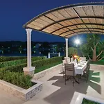 Holiday Home Loviste Ловиште