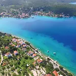 Holiday Home Loviste * Ловиште