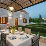 Дом отдыха Holiday Home Loviste *