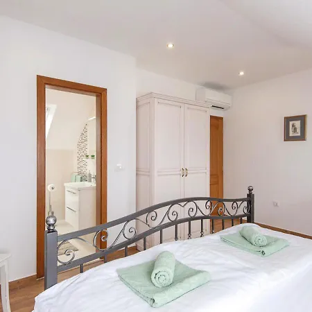 Сasa de vacaciones Holiday Home Loviste