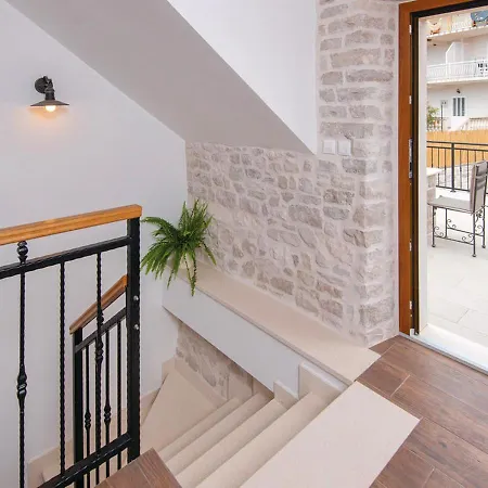 Holiday Home Loviste Holiday home *