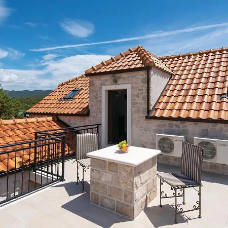 Сasa de vacaciones Holiday Home Loviste