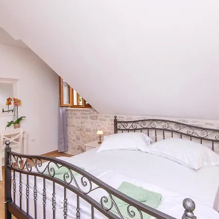 Сasa de vacaciones Holiday Home Loviste *