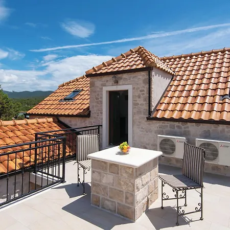 Сasa de vacaciones Holiday Home Loviste *