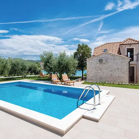 Сasa de vacaciones Holiday Home Loviste