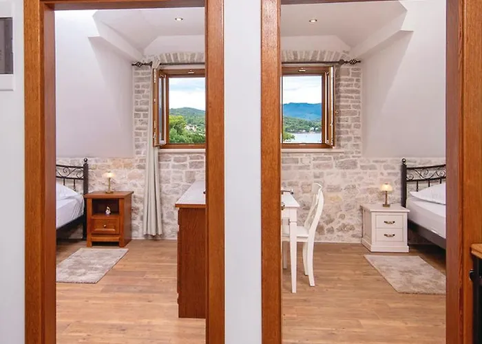 Holiday Home Loviste