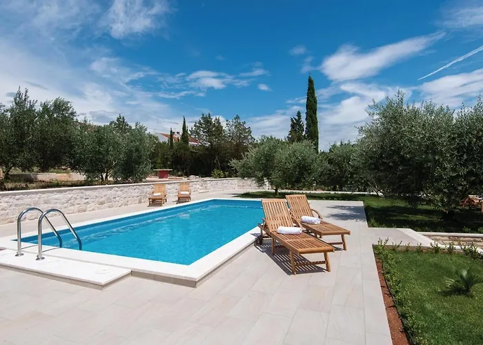 Holiday Home Loviste Lovište