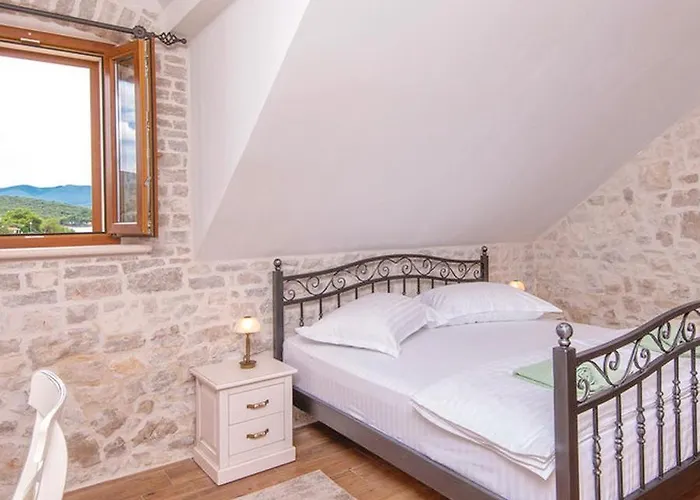 Holiday Home Loviste * Lovište