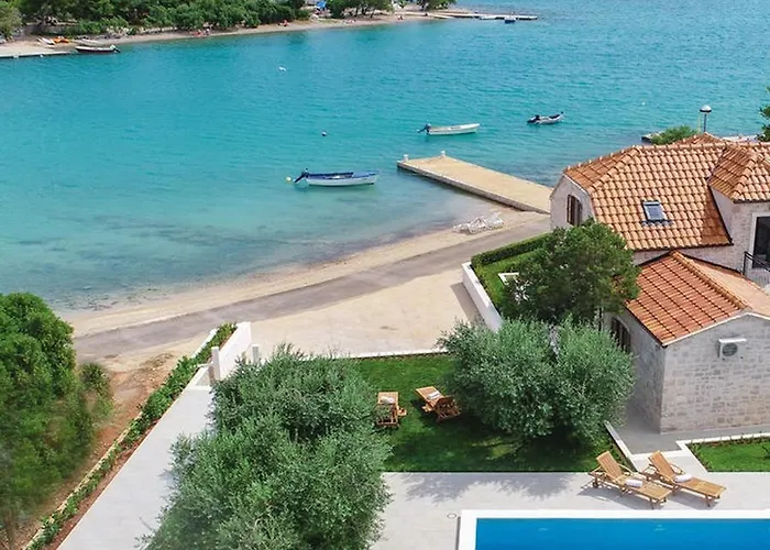 Holiday Home Loviste