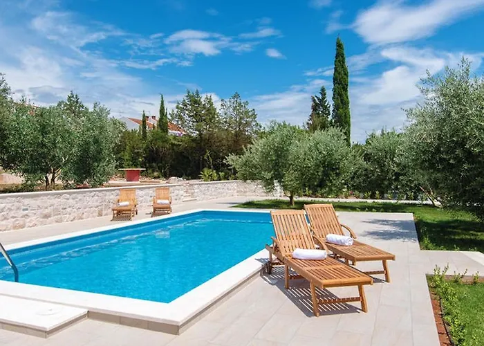 Hébergement de vacances Holiday Home Loviste *