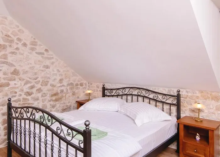 Holiday Home Loviste * Lovište